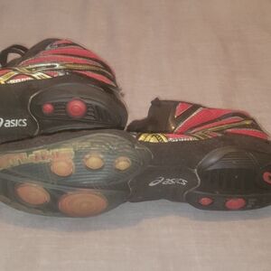 Men's size 9 asics wrestling shoes red and black